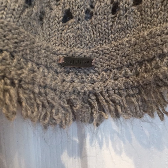 2 for $10 - Hollister Cropped Sweater - Picture 5 of 7